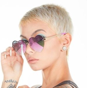 iheartraves "throw shade" heart sunglasses